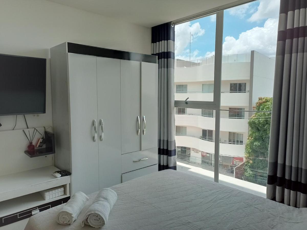Bamboo Apartamento Monoambiente-Frente A Mall Ventura サンタ・クルス・デ・ラ・シエラ エクステリア 写真